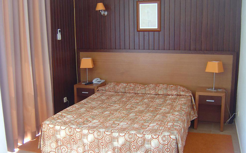 Hotel Pinhal Do Sol Quarteira Zimmer foto